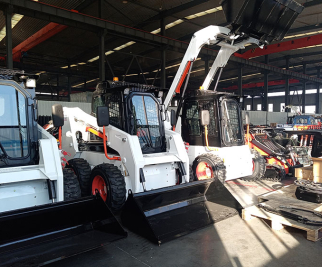 Test di prestazione reale durante la visita di un cliente italiano: superare con facilità una fossa profonda 2 metri e una pendenza di 45°