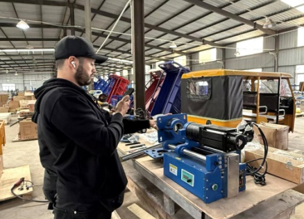 Macchina per alesatura e saldatura in linea