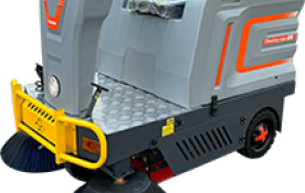 Piccola spazzatrice stradale